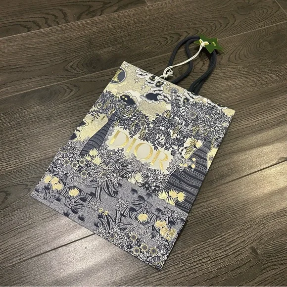 Dior Paper Bag - Picture 8 of 10